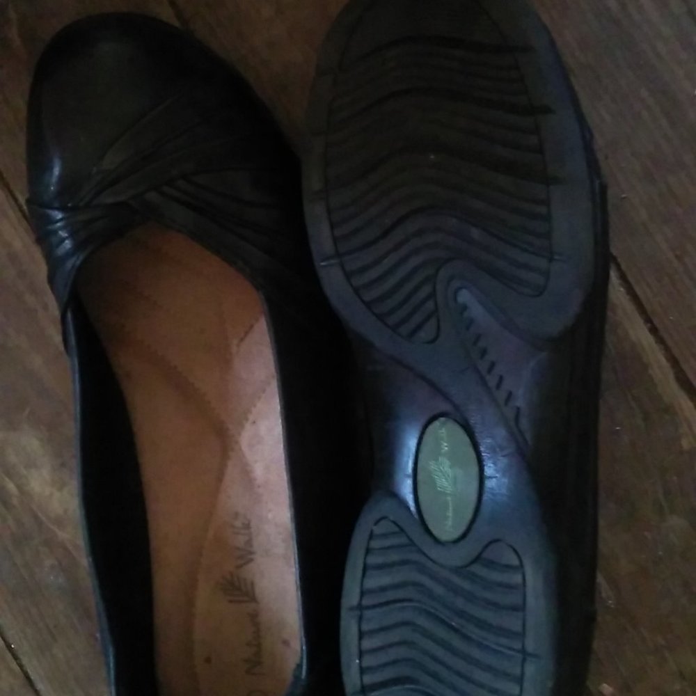 shoes - Picture 3 of 4